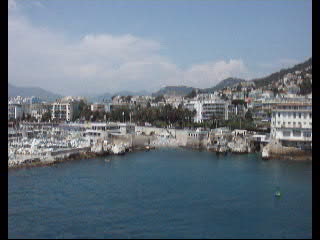 Vista de Niza desde el ferry de camino a Córcega
